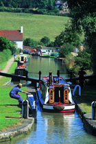 boating holidays and hire. Green holidays in England.